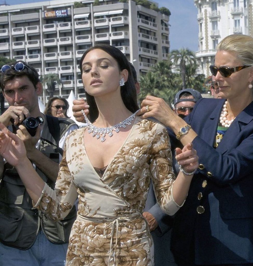 monica bellucci 7 iconic outfits, cannes 1997, cartier, diamond choker