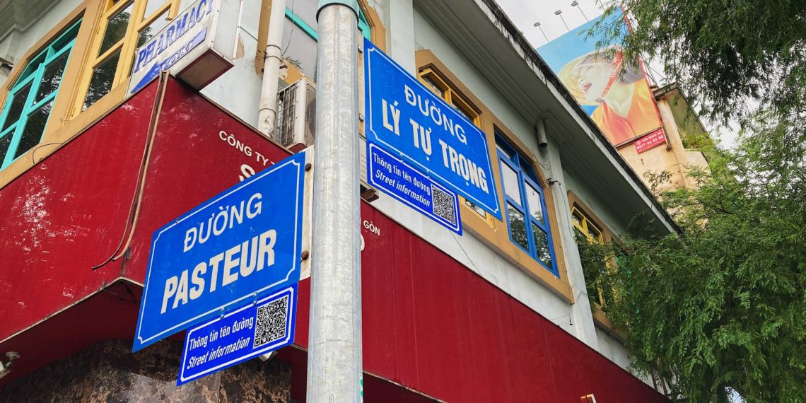 Mã QR trên bảng tên đường: TP.HCM mong muốn điều gì? 1 QR code 1