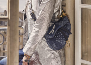 Hai thập kỉ chìm nổi của Dior Saddle Bag