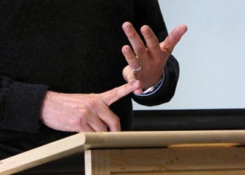 Đôi bàn tay – Ngôn ngữ không lời của người nói