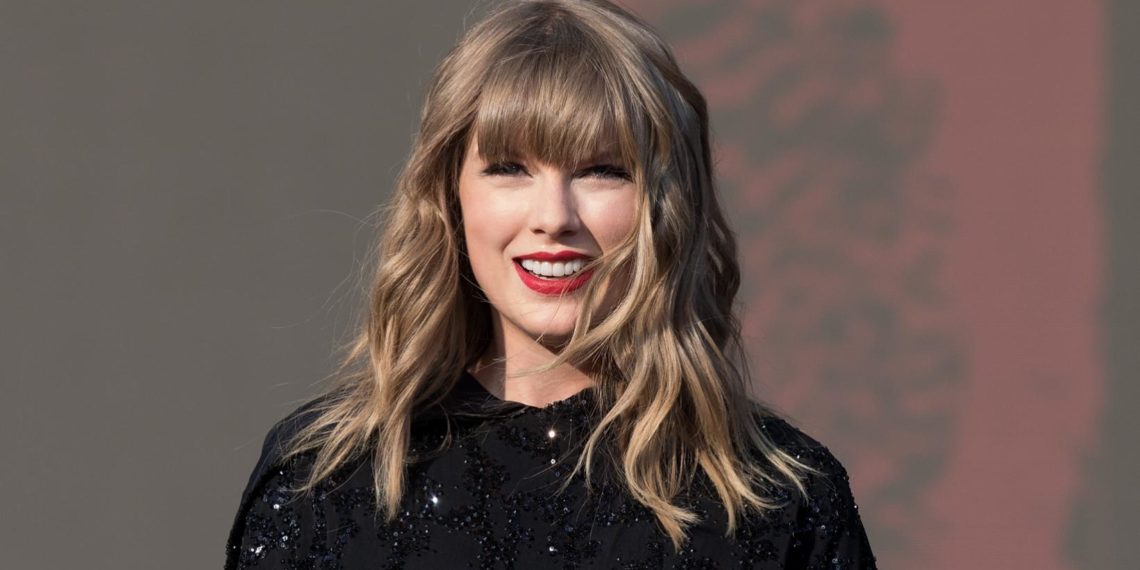 #TaylorIsFree – ngày vui cho Taylor Swift