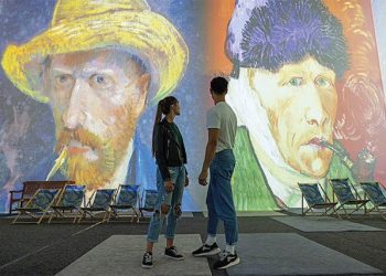 Triển lãm Van Gogh tháng 12: chỉ cần giơ máy lên là có ảnh cực “nghệ”