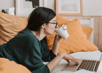 hieu-ung-nguoi-moi-ngay-dau-va-cach-tang-mood-di-lam-thu-2-dau-tuan