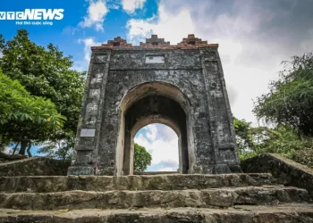 Khám phá ‘cổng trời’ gần 200 tuổi trên đỉnh Đèo Ngang