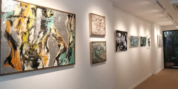 Triển lãm tháng 12 “Hé lộ ranh giới: Hình ảnh phản chiếu của bể cá”: Kiểm soát nội tâm hỗn loạn