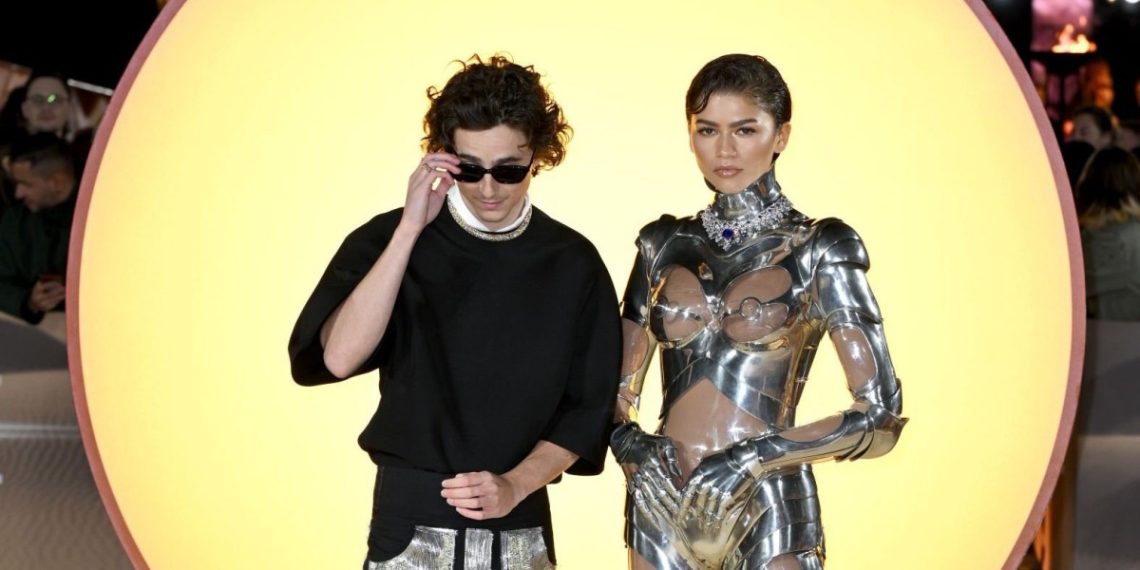 Timothee Chalamet và Zendaya: Thời trang khi xuất hiện cùng nhau 1 Timothee Chalamet và Zendaya: Thời trang khi xuất hiện cùng nhau