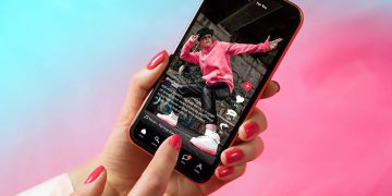 TikTok Notes ứng dụng ăn theo Instagram