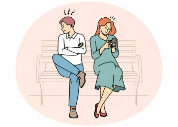 Người né tránh gắn bó và 5 dấu hiệu trong mối quan hệ