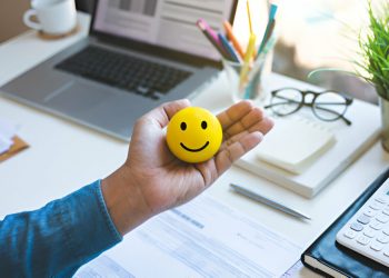 5 suy nghĩ âm thầm phá hủy hạnh phúc trong công việc của bạn