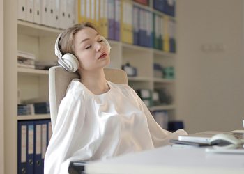 Phòng tránh hội chứng Tech Neck với 10 cách sau