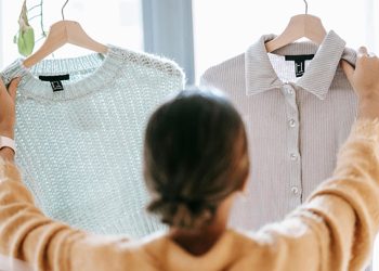 Tips chọn mua quần áo hữu ích và thông minh