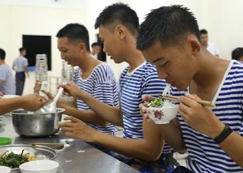 2.000 bát phở tình yêu gửi đến Trường Sa