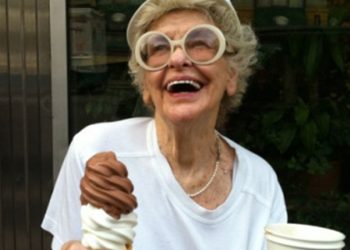 Bàn về sự viên mãn và guồng xe hưởng lạc trong cuộc sống