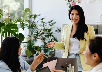 Leader hài hước sẽ có tác động gì đến môi trường công sở?