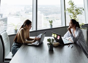 Nhân viên nên bật sếp lại sao cho đúng?