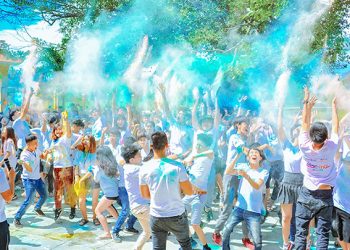 Tân sinh viên thích nghi với cuộc sống mới