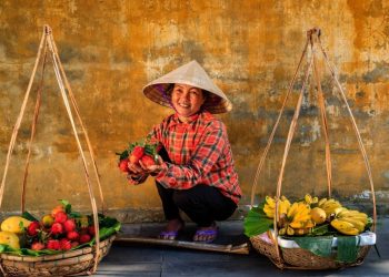 3 câu chuyện về những gánh hàng rong chở cả ước mơ