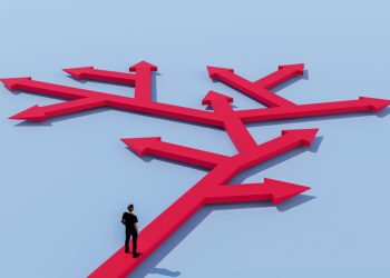 Làm sao để ra quyết định đúng đắn trong tình huống “nước sôi, lửa bỏng”?