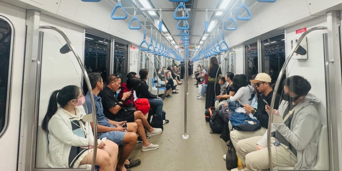 Gửi bạn 12 quy tắc đi tàu điện ngầm để không bị "khó coi" 1 tau dien ngam metro so 1 bia